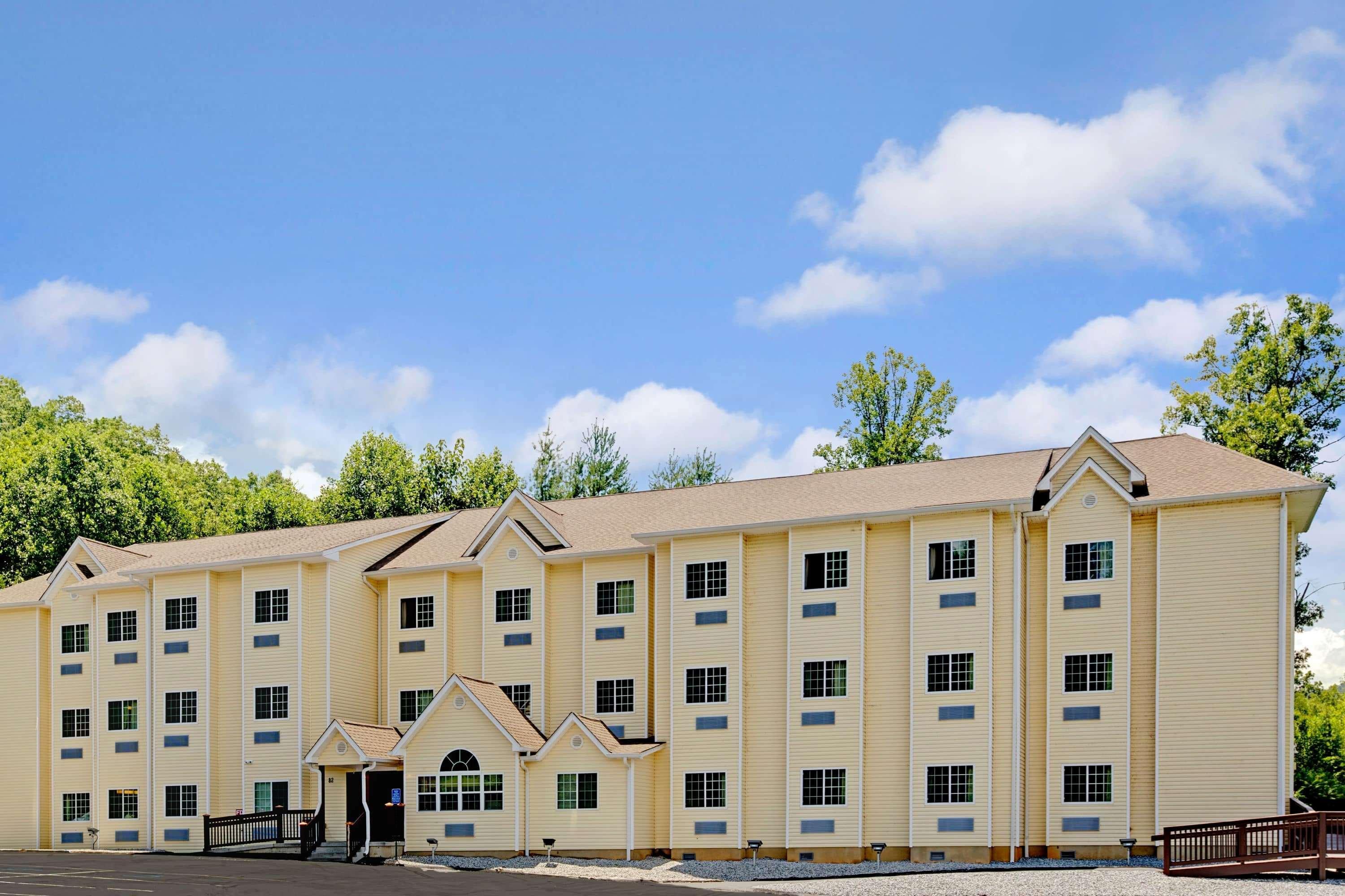 Microtel Inn & Suites By Wyndham Bryson City Buitenkant foto