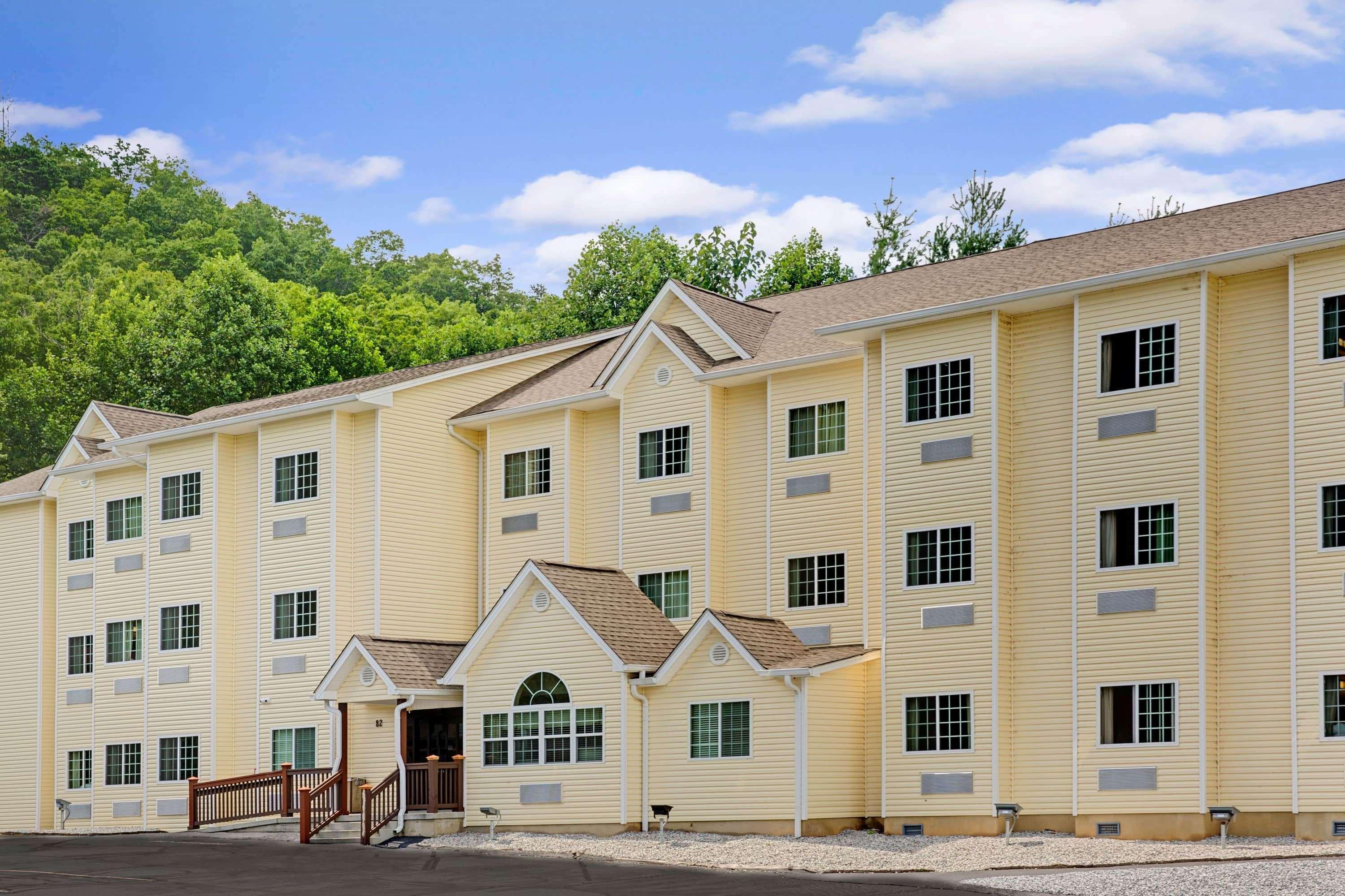 Microtel Inn & Suites By Wyndham Bryson City Buitenkant foto